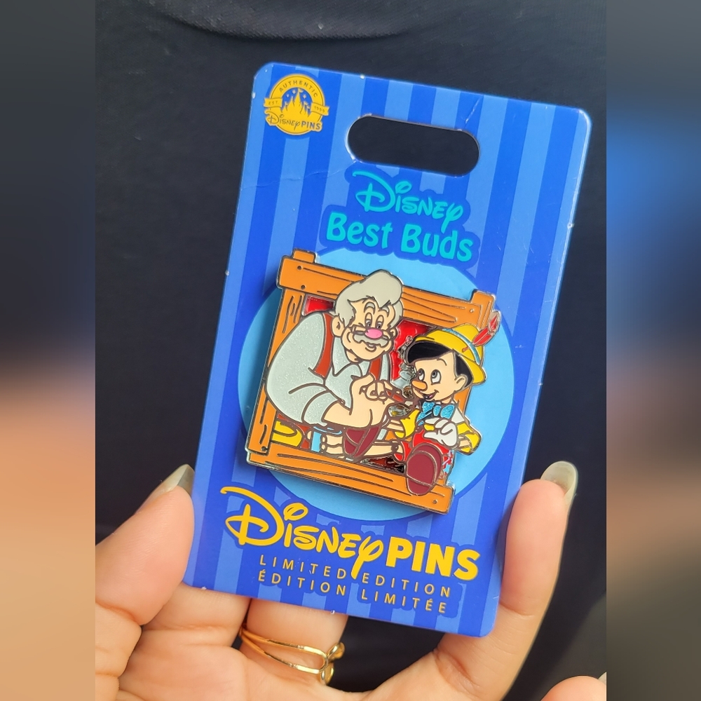 Disney Limited Edition Pins Best Buds Pinocchio